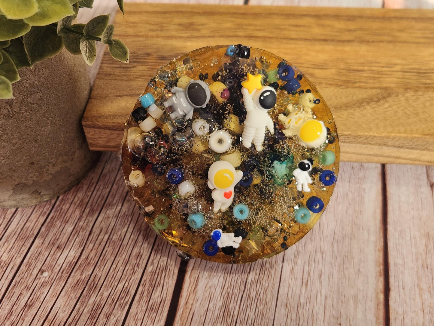 Astronaut Picky Pad: Reusable Space Theme Fidget Toy with Tray