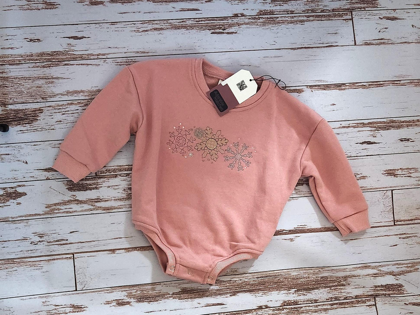 Snowflake christmas baby romper sweatshirt, personalized christmas romper, christmas sweatshirt bubble romper, winter baby outfit